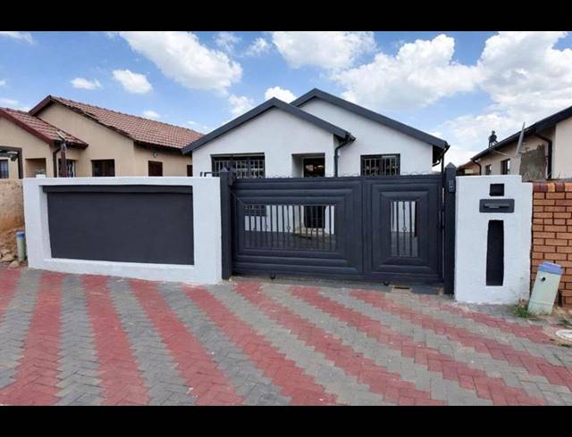 3 BEDROOM HOUSE FOR SALE IN SOSHANGUVE EAST